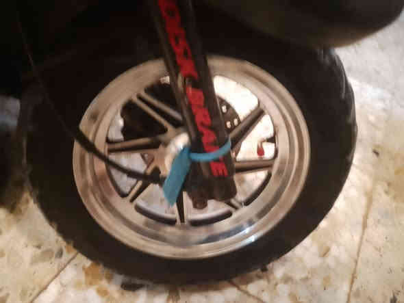 سلام عليكم شباب دراجه ماكس عدله لون سماءي كله مختمه  وياهه ويل رياضي ومنضومه سماعات  دراجه كمرك   بغداد المدينه***********
