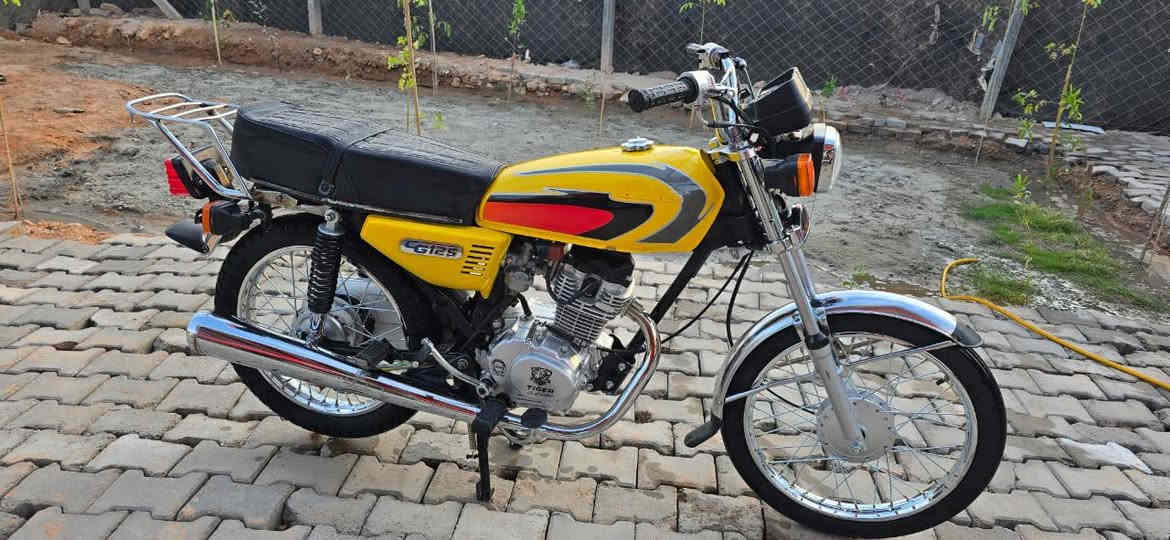 السلام عليكم دراجه اربعه كير كلك مكفولة من سرقه دراجه جديده غراض كله 25 مكينه تايكر  اصل ابو الختم الأسد كهربائيات شغاله كله مو شراي لا تعلق فدوه مكان نجف سعر خاص هاذه رقمي للتواصل ***********
