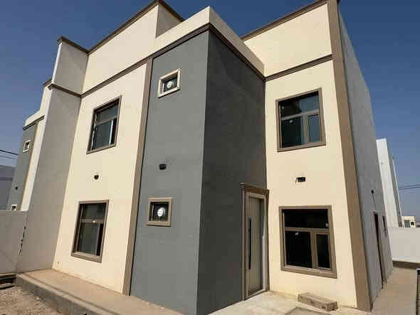 دار للبيع للي يريد شي تجاري فقققط 
دار 250م //تجاري ومشروع استثمار // ركن // شارع 20 //مدخل السنتر // وجه الدار نجف // يمكن بناء ٥ محلات من الدار كونه تجاري // تدفع حالياً 140 فقط والباقي يتحول عقاري // يعني البيت يفيد هم سكن وهمين تجارة في نفس الوقت // مربع ثالث جاهز للسكن // للإستفسار اكثر 
***********
***********
