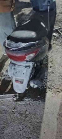 بريز دراجه نضيفه بس كوم حديد لان طفت وماشتغلت  سعرهه 350  مكاني الكاضم...