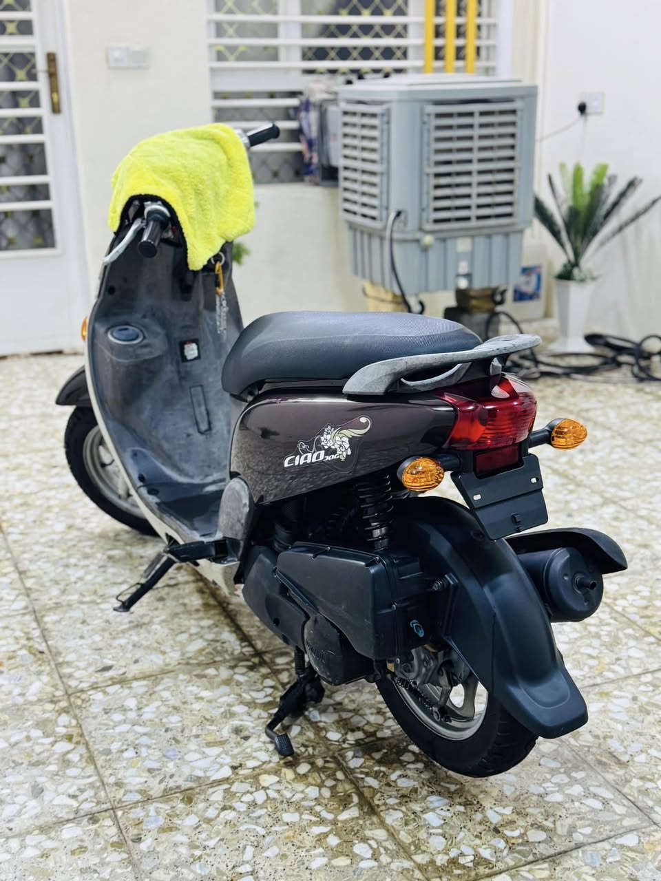 السلام عليكم من رخصت الادمن دراجه فله مديل 12 دراجه باكيت مكينه خرسه صاله شهرين من نزلته رمبه ومطالعه مرتين الدراجه ختم واحد شوفت عينك برغي مانقص بيه سعر قفل 900 وتجي وشوفه احله من الصور ستفسار ***********
