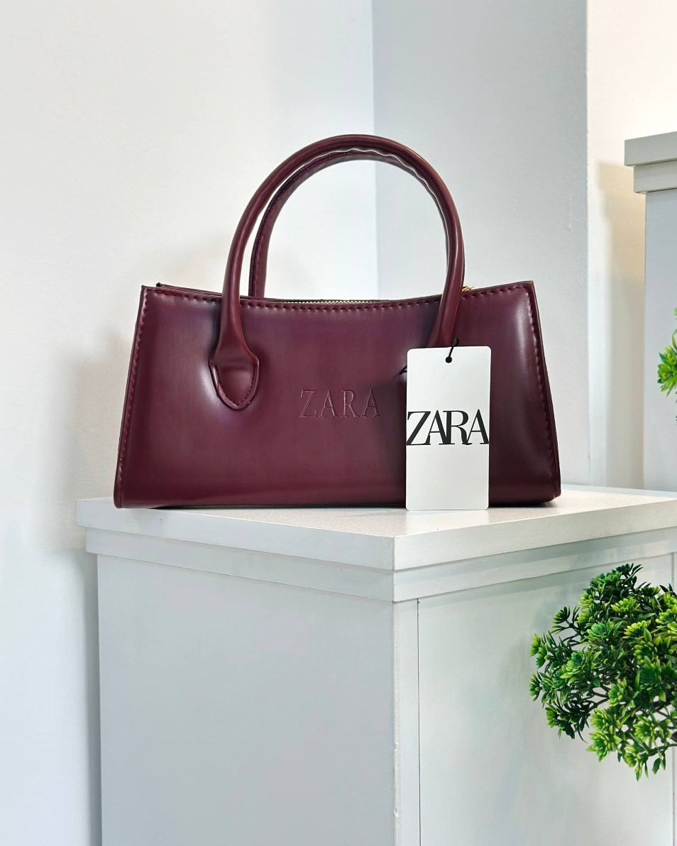 جنط نسائي
سعر المفرد 10 آلاف دينار
سعر الدرزن 84 ألف دينار
قياس 15 × 28 سم 
واتس اب :***********
واتس اب :***********
