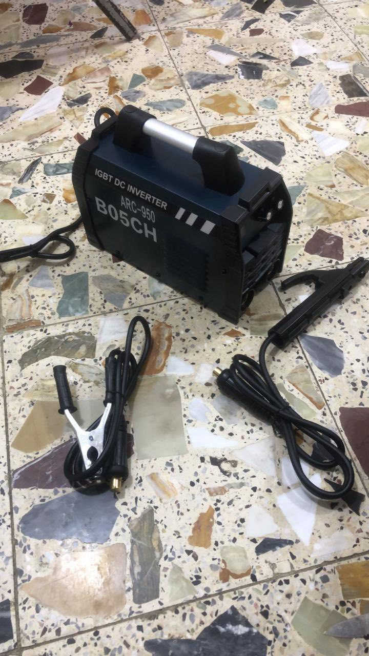 سلام عليكم ماكنه لحيم ام 3 كرتات نوع جديدة لوك بوش تسحب كهرباء قليل مكان بغداد الجديدة ويوجد توصيل سعر 60/***********الف
