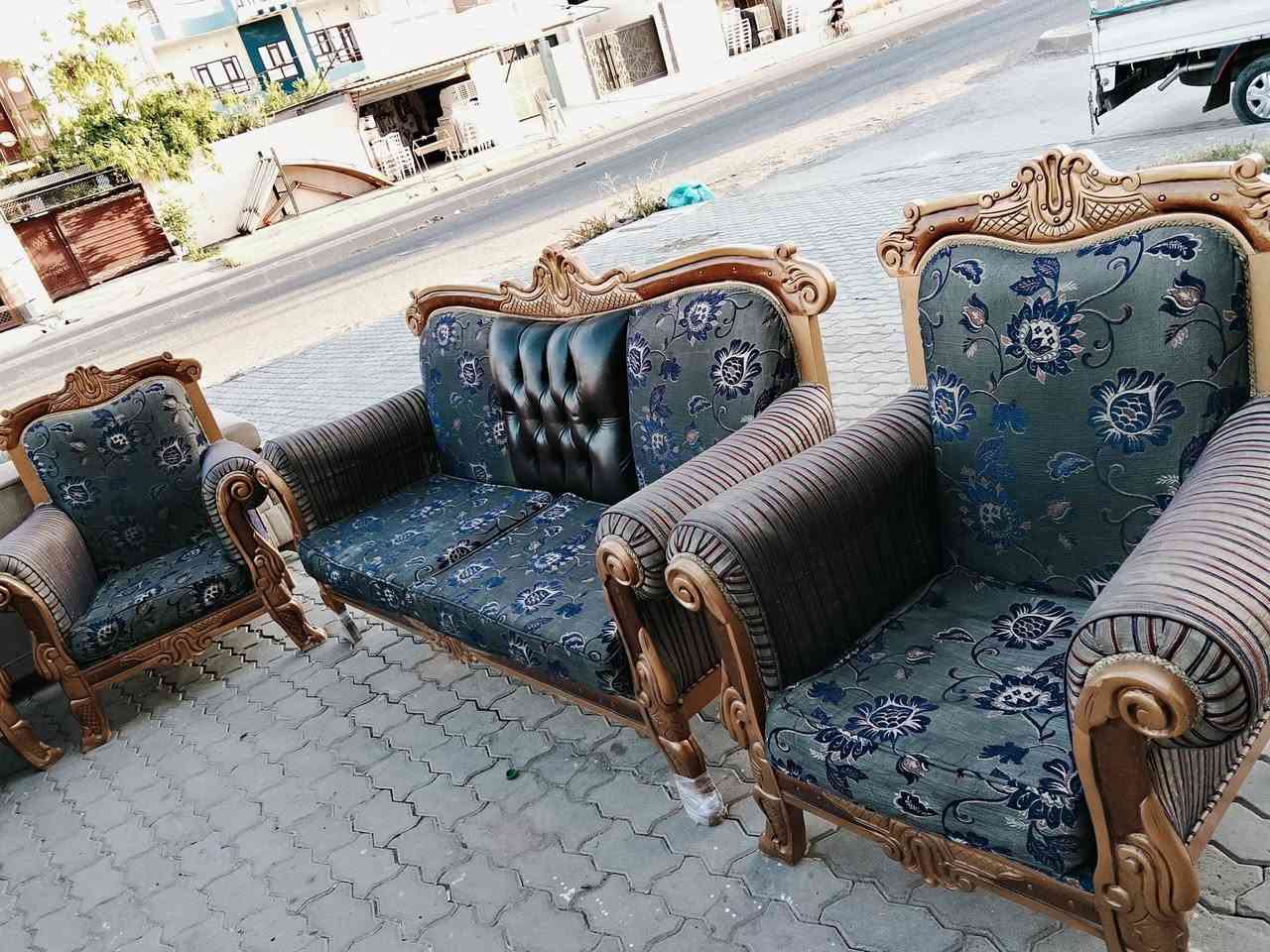 تخم ملكي عشر مقاعد سعره 175 وبي مجال *********** واتساب فقط

