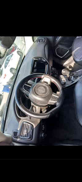 السلام عليكم اخوان عندي انواع السيارات في اربيل شارع 100 نظامنا بس اقساط من 60 ورقه فما فوق وشهريه ثلاث ورقات وهذا الرقم بواتساب *********** وياكم ابو صالح ربيوار سنجاوي
