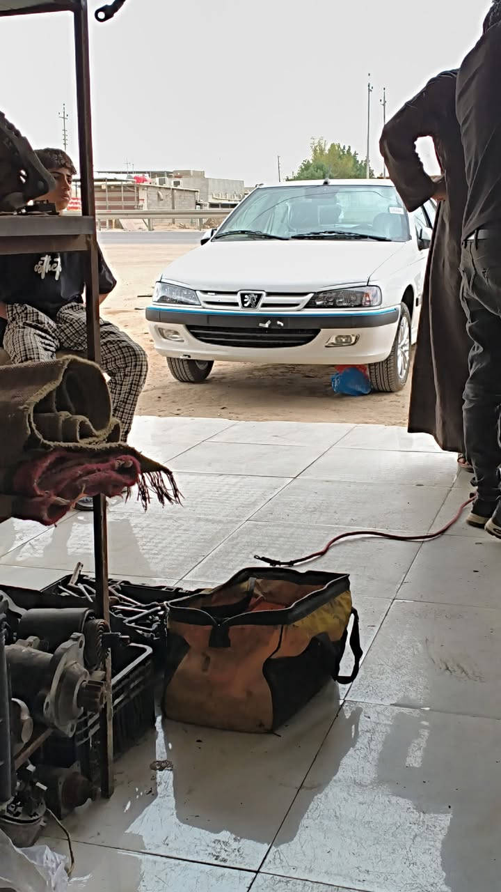 سلام عليكم بيجو بارص مديل 25ابيض زيرو العنوان بصره شط العرب رقم الموبايل*********** السعر على الخاص بي واساب
