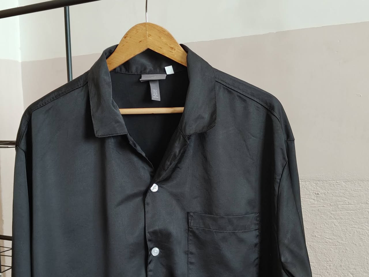 قميص اسود ساده ماركه H&M
قطعه نضيفه جداً 
قياس (XL هاف يلبس XXL)
السعر 14 شامل اجور  التوصيل 
اضغط على الصفحه لمشاهدة بقيه الموديلات


**إذا كنت صاحب هذا الإعلان وتريد حذفه لأي سبب، رجاءا أرسل رسالة إلى الدعم الفني**