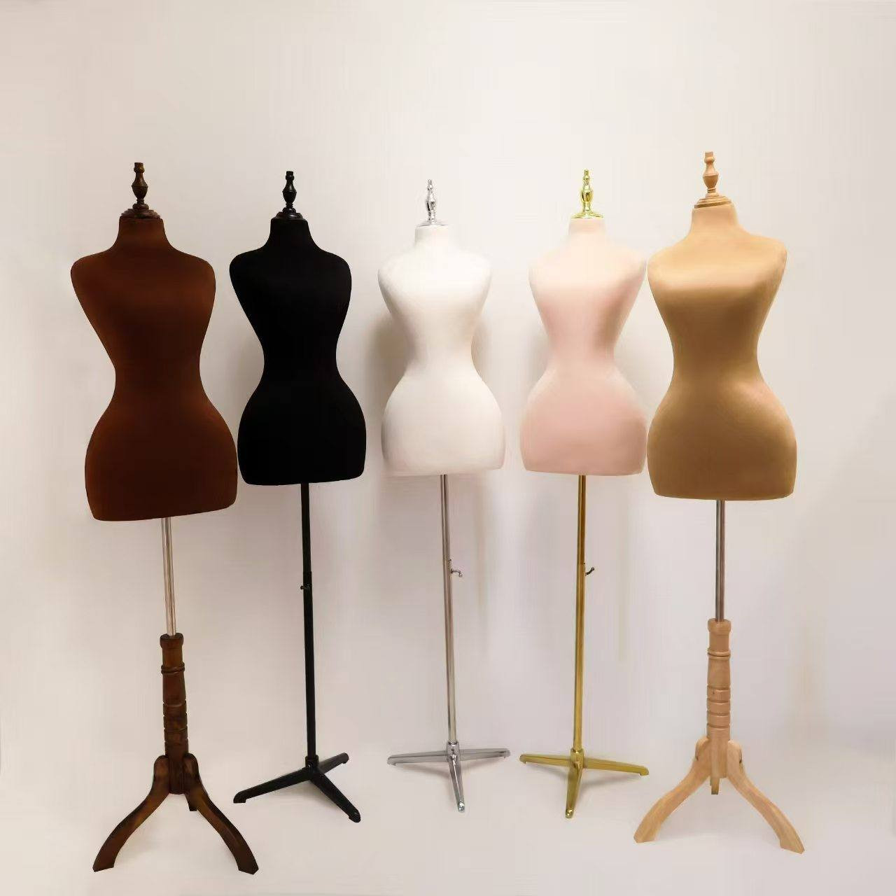 #Largemodel 
#mannequin
#femalemannequin
#malemannequin
#fullbodymannequin
#clothingmannequin
#shopmannequin
#displaymannequin
#fashionmannequin
#retailmannequin
#mannequinfactory


**إذا كنت صاحب هذا الإعلان وتريد حذفه لأي سبب، رجاءا أرسل رسالة إلى الدعم الفني**