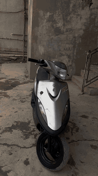 سلام عليكم شباب دراجه ماكس عدله ادراجه صار شهرين نازله من الرمبه دراجه كله بلاديه مابيه برغي تجاري اسعر 750وبيه مجال بسيط للستفسار ‭0771 617 8242‬
