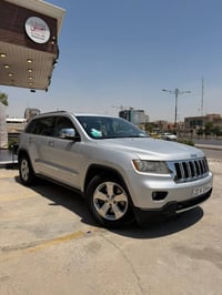 موديل ٢٠١٢  سياره جاهزه  محرك ٥٧٠٠  السعر ١٣٠  بيها مجال بسيط  ٠٧٧٠٤١١...