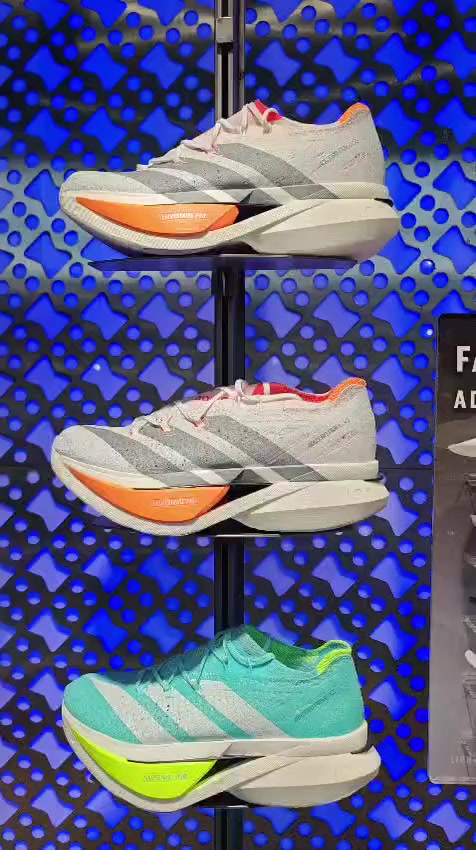 نيو كلكشن قريبا في محل باب الشرجي ابو رحيم ..
***********
متوفر حجز مسبق
