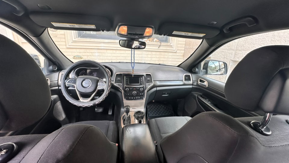 جيب لاريدو اسود
داخل اسود
تشغيل عن بعد
تبريد قطعتين
تحكم ستيرن
لايت زينون
حساسات
حساس توقف رجوع للخلف 
گير ومكينه مكفوله
سياره تخبل وماتصرف
***********
200 وبي مجال
