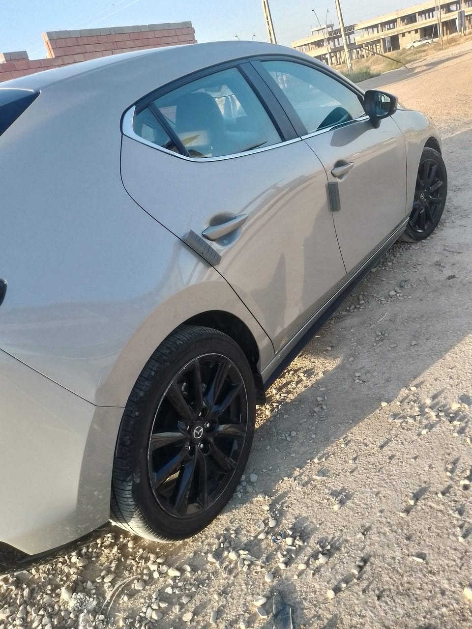مازدا 3 موديل 24 بدون رقم تترقم جميع المحافظات 
السعر 125 وبيه مجال مراوس يرهم 
***********
