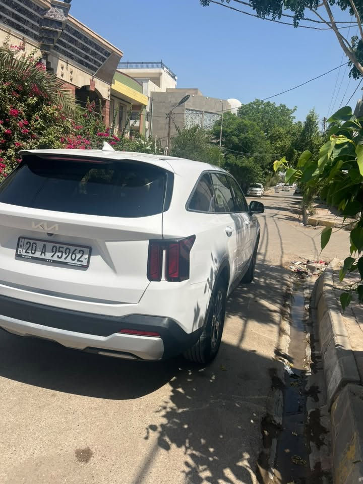 السلام عليكم سورنتو 2025 وارد أمريكي للبيع LX ضررها تبديل جنطة وباب خلفي  بدون دواخل مرقمه شهداء ماشية 20  ألف كيلو  محرك GDI تنفس طبيعي السعر 250$ للاستفسار اكثر الاتصال ***********
