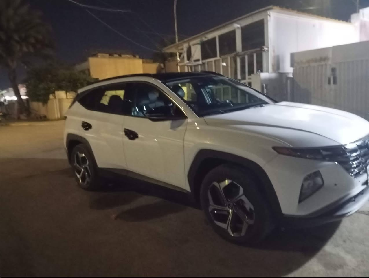 توسان 2023 لمتدد هايتراك  مكينة 2500 ضررها خلفي بك  لايت بدون اي ايرباك  ماشية 100 الف السيارة فول مواصفات رقم بغداد مستوردها ع ايدي السيارة مو مزاد السيارة مشتريها من التامين يعني هذه الحادث بسبب تامين 
كتلوك الشركة بيها واوراق التامين بيها وكاملة 
بانورما 
تدفئة تبريد كشنات ستيرن 
خزن كشنات وضعيات 2
فور ويل داريف 
صندوق ذكي 
قيادة ذاتية 
اضائة داخلية ١٠٠٠ لون متغير 
كير دكم 
رادار جانبي خلفي امامي 
شفتات ستيرن 
اربع وضيعات قيادة 
اربع كاميرات محيطية 
تقدم وترجع عن طريق البصمة وتشغيل عن بعد 
السعر 215 وبيها مجال 
***********
