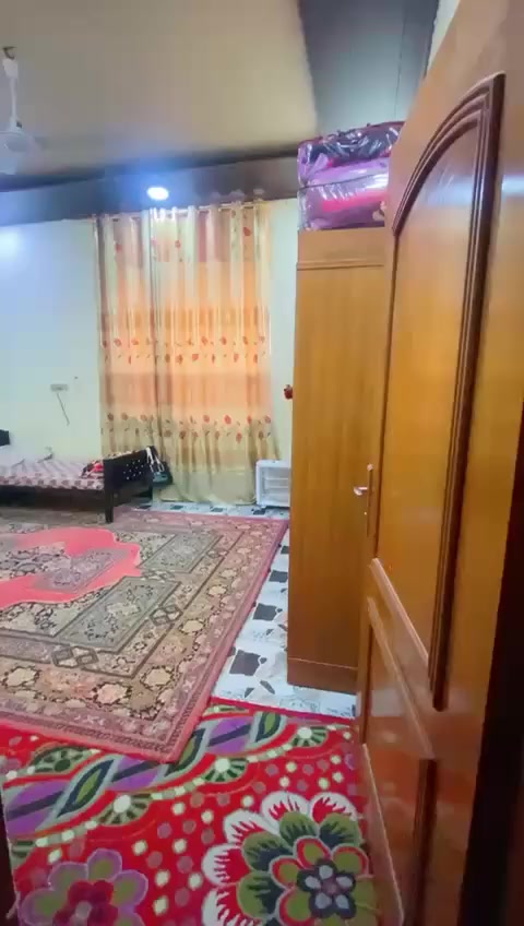 السلام عليكم بيت للبيع العنوان كربلاء المقدسه منطقة الامام عون  قرب البانزين خانه يبعد عن الشارع العام 450 مار المساحه الكليه 750 مساحة البناء 260 بي ثلاث غرف 4x5 وهول عدد 2 ومطبخ ودوانيه ومخزن وصحيات داخليه وخارجيه والباقي ساحه مزروعه خير من الله نبك زراعي 117 مفوض للطابو السعر 115 مليون وبي مجال شي بسيط للاستفسار ***********
