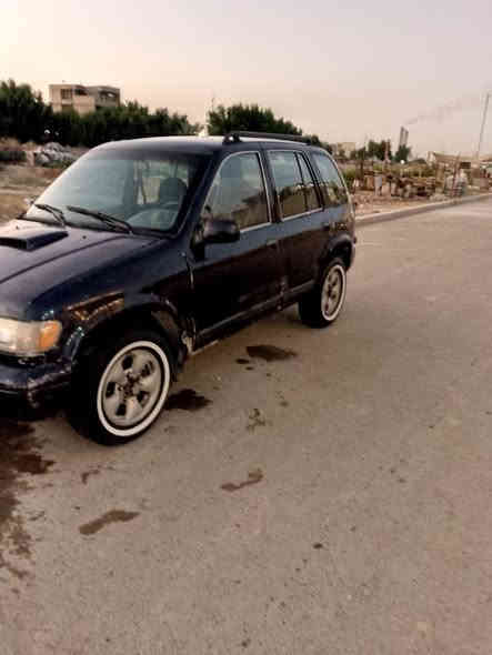 السلام عليكم 
سيارة للبيع موديل 95 سيارة نظيفه مكينة خير من الله جديده دواخلها نضيف كهربائيات كلها شغال تبريد و مسجل والملحقات الاخرى رقمها القادسية 
العنوان / بغداد / الدورة / المهدية الثالثه 
رقم الهاتف : *********** للاستفسار الاتصال على الرقم
