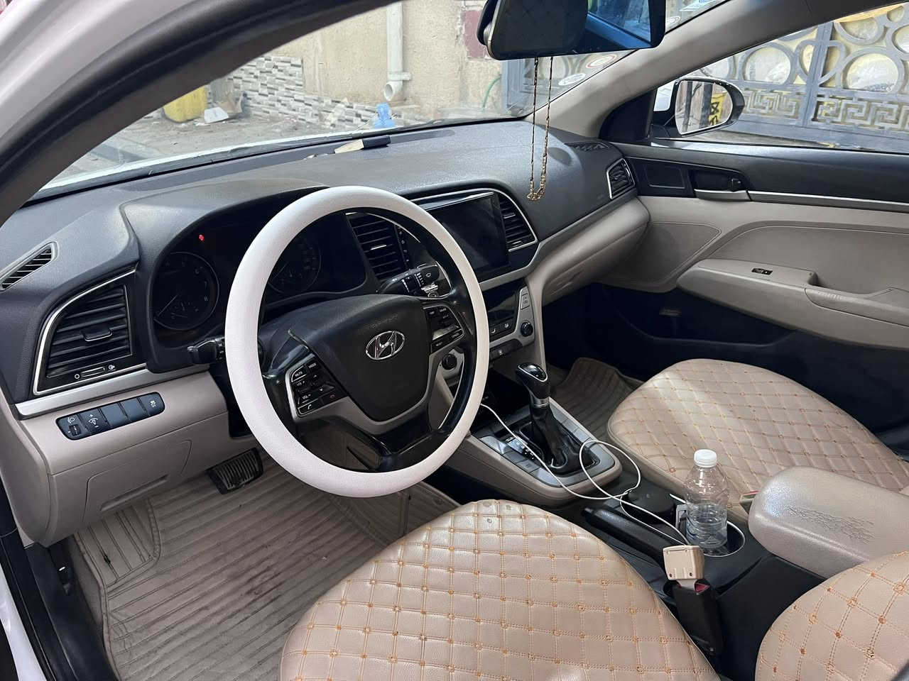 السلام عليكم 
النتره 2017 خليجي 
سياره جازه رقم ربيل تريد تحويل تريد وكاله سنويه 2030 مكينه وكير شرط 1600برقي ما مفتوح بيه بيه كارت وبيه ضربه خفيفه 
سياره نامه حلوه شاشه كامره دواره مكاني بصره القبله تفاصيل كثر خابر وخادم سعر مناسب 135 بيه مجال قليل ***********
