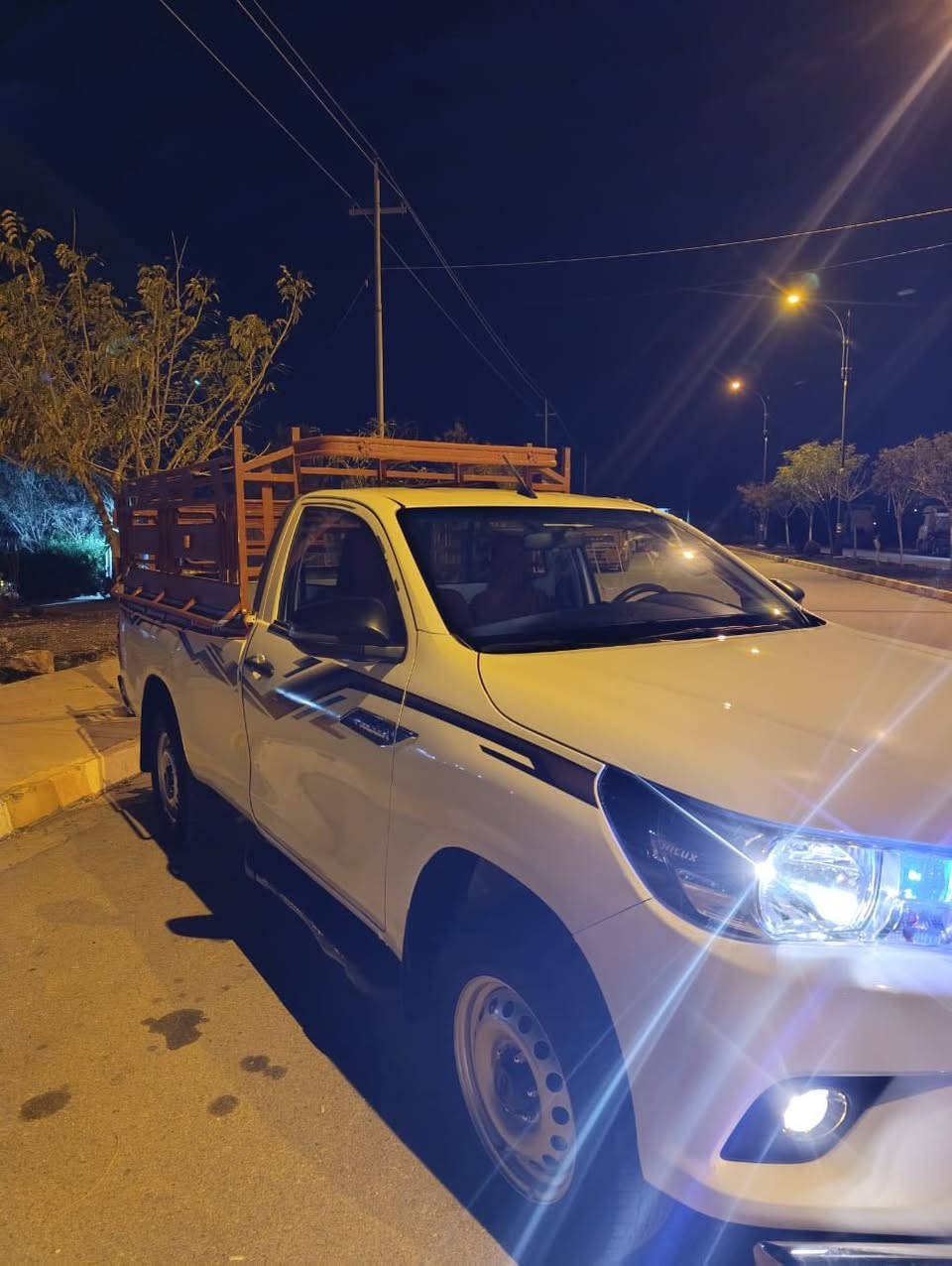 سەلاموو عەلەیکووم. ئەم گوڵەمان هەیە بۆ فرۆشتن پیویست بە وەسف ناکات مۆدیل 2024 سەید نەهرۆیە تایەی شەریکەی لەژیرایە ٢٩ هەزار رۆشتوە  شوین دەربەندیخان  ژم ***********       ***********
