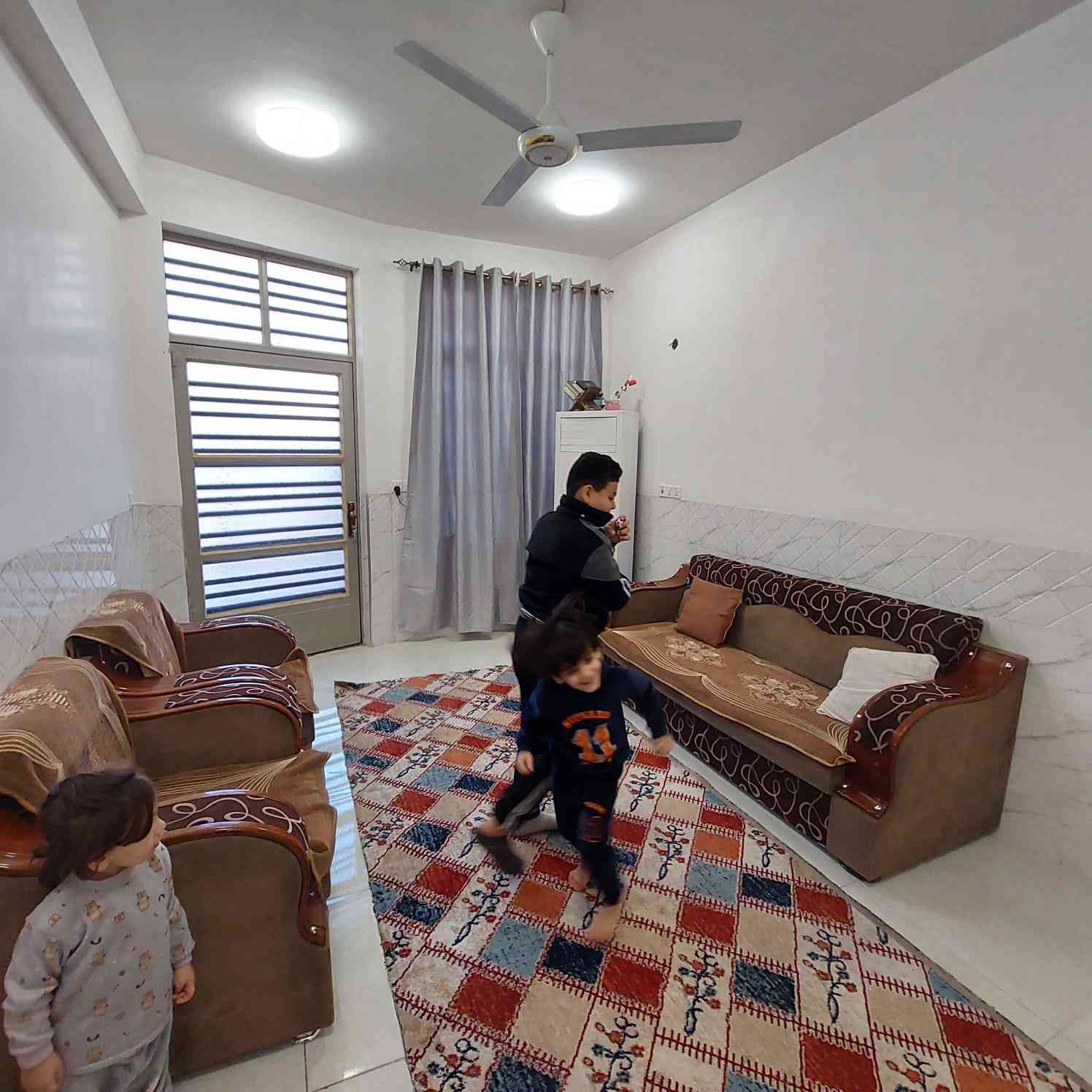 اللهم صل على محمد وآل محمد
🌹🌹🌹
شركة التاج للعقار
رمضان كريم وكل عام وانتم بخير
🌹🌹🌹
شركة التاج للعقار
مشتمل زراعي ركن سند 25  مساحه 100 متر في منطقه البياع طابقين درجة اولى يحتوي على مدخلين وصالتين وغرفتين نوم وصحيات داخلي وخارجي واستقبال ومطبخ وخدمات
جاهز للسكن من صاحب الدار مباشرتا سعره مناسب للشراي
🌹🌹🌹🌹
مشتمل مساحة  100 متر تشجير زنجيل شارع 20 طابقين خدمات كامله طابو ملك صرف على طابو البياع مواصفات ممتازه
٤ غرف نوم
🌹🌹🌹
نتعامل بمقاطعه ( 2/10)(3/10) بيع وشراء و تعقيب
اذا عندك قطعه للبيع عدنه شراي جاهز ثاني يوم فتح بيان وتستلم فلوسك جاهزة فقط راسل الصفحه او اتصل الارقام التالية
***********☎️
***********☎️
***********☎️
