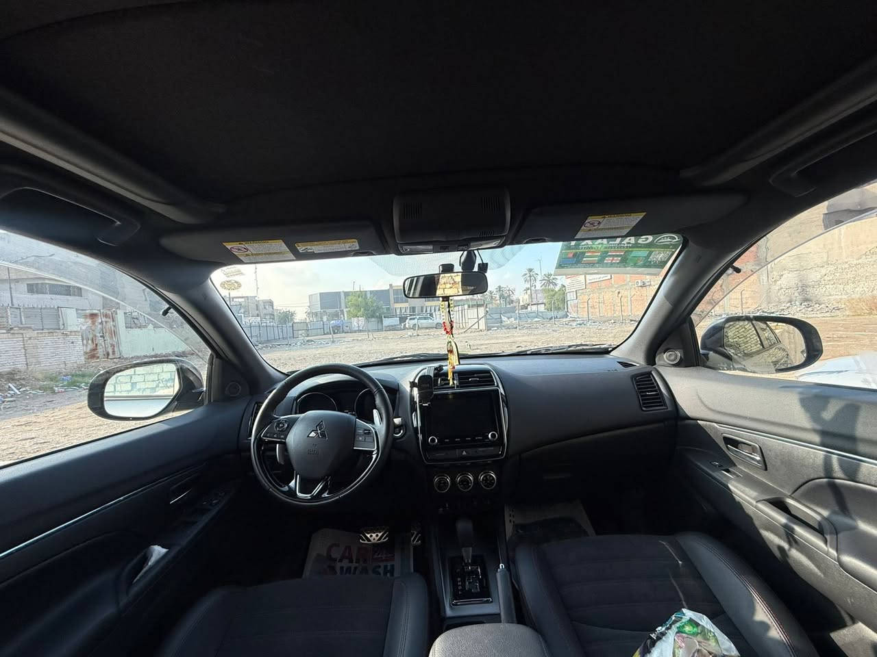 ميتسوبيشي اوتلاندر سبورت موديل 2024
سيارة تجمع بين الشكل الرياضي RVR
وارد امريكي حادثها جاملغ الأمامي السكن

المواصفات:

* محرك  (4 سلندر /2500 )

* دفع رباعي AWD 2/4

* ويل كب رياضي 18 انچ لون اسود

* لايتات LED امامية

* كشافات لايت LED

* حساسات مطر

* شاشة كبيرة Apple CarPlay + Android Auto

* تدفئة كشنات الامامية 

* كامرة خلفية

* رادار امامي 

* تحذير مغادرة المسار

* تحكم اوتوماتيكي بالضوء العالي

* نظام ثبات الكتروني

العنوان بغداد
رقم السياره سليمانيه بسمي تحويل وكاله ثاني يوم 

السعر: 170


**إذا كنت صاحب هذا الإعلان وتريد حذفه لأي سبب، رجاءا أرسل رسالة إلى الدعم الفني**