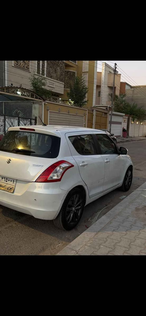 سوزوكي سويفت هاتشباك 2014 خليجي

سيارة استخدام شخصي 
مكينة جيدة ( محرك 1400)
ياباني السيارة اصل
كير جيد
تخم تايرات جديدة
كهربائيات السيارة كلها تعمل
تحكم مقود ، 
مثبت سرعة ، 
بصمة ودخول ذكي
بصمة ابواب وبصمة جنطة

السيارة ماشية 145 الف كيلو
رقم اربيل ( ملاحظة منتهية السنوية تحتاج تجديد)
باسم معرض كردي معروف

السيارة نظيفة 
مكان السيارة البصرة 

سعر السيارة ٦٨ ورقة وبيها مجال بعد المعاينة
رقم التواصل :*********** البصرة, العراق
