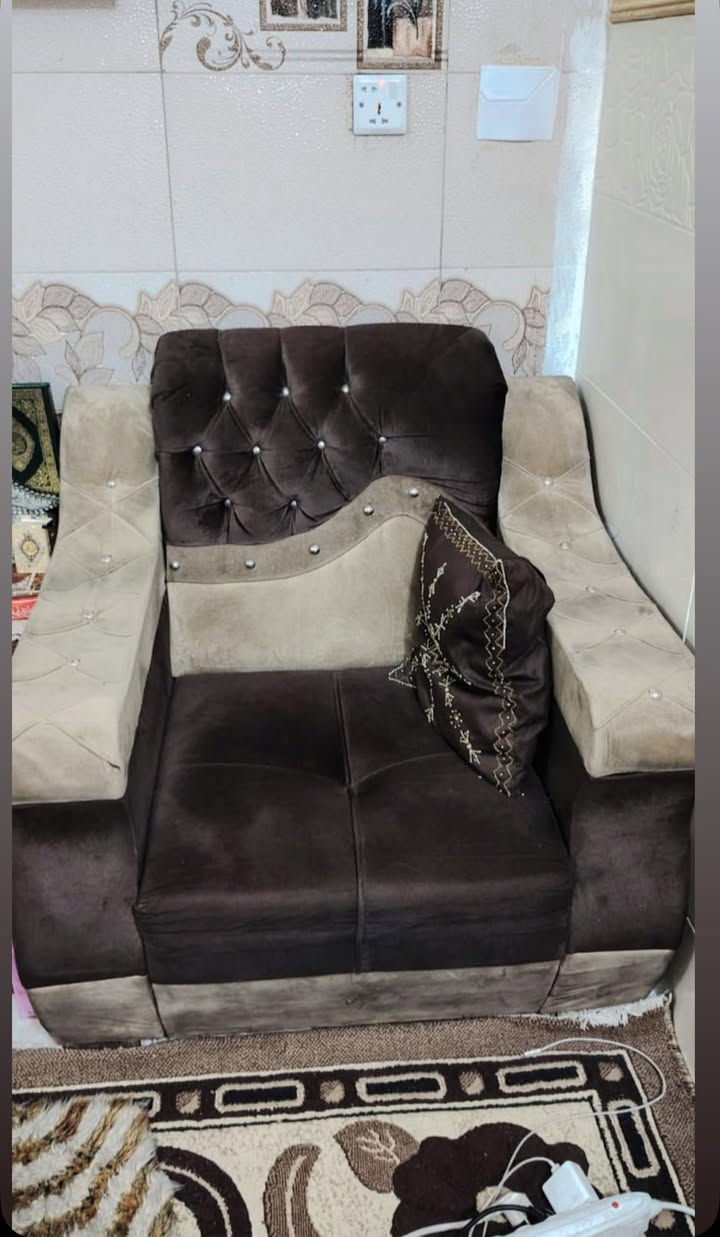 تخم عشر مقاعد للبيع 

المكان بغداد الحرية 
للتواصل خاص او على الرقم 

‭0772 586 9577‬
