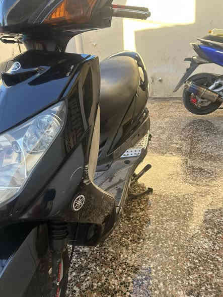 السلام عليكم شباب سكنس فحل جديدة قبل شهرين نزلته رمبة 
بية زوج كلجات رياضي 
مكينه مكفولة كفاله عامة
كفر كلة مختم ويه المكينه 
وتجي بلباب تفحصة وتاخذة 
دراجة ماشية ٣٤الف  
كابريتر الدراجة كهربايات كلة يشتغل 
رقمي ‬ ‭٠٧٧٧ ٢٣٦ ٥٣٠١‬
سعر خاص
