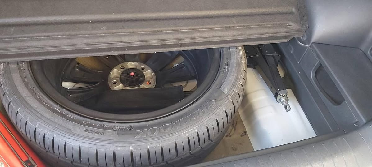 السلام عليكم
كيا سبورتج موديل 2020
وارد امريكي
مدفوع كمرك وضربه كامل

تباع السياره عل حدثه
نص موصفات
محرك 2400
السعر 145  بيع مستعجل نظيفه بأسمي 
ملاحضه : تابعه البنت من الدوام للبيت

(( بغداد الجديدة شارع النعيرية))
 للاستفسار /

الاتصال ع الرقم خط فقط مباشر ***********
