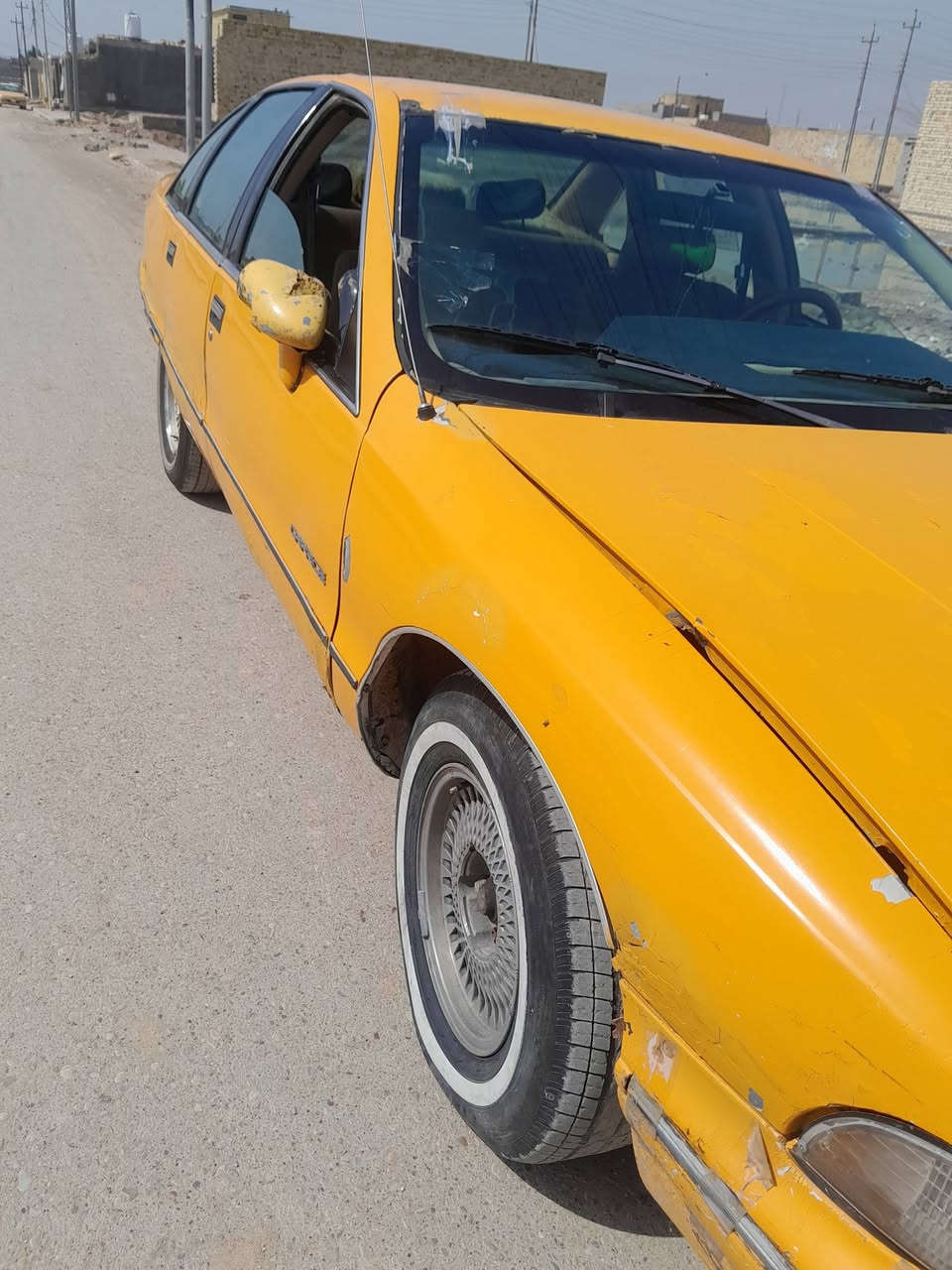 سلام عليكم سياره دولفين للبيع موديل 92معاملتها كامله واصله للهزه مكينه وكير جدد بلادي تبريدشغال حداده نظيفه تايرات جدد السعر18ورقه المكان ميسان التواصل على الرقم ***********
