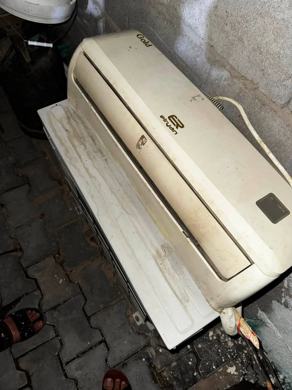 سلام عليكم سبلت شغال للبيع طن واحد السعر 125الف مكانه بغداد الشالجية للاستفسار ***********
