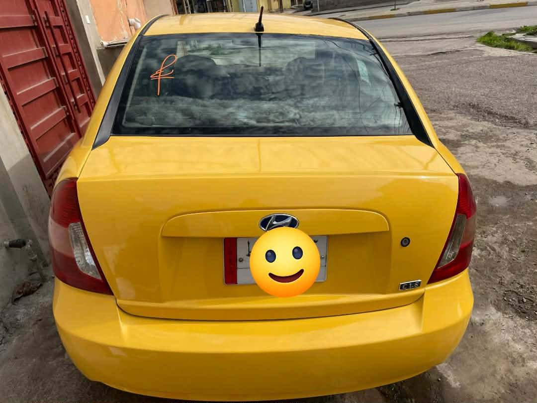 السلام عليكم للبيع اكسنت دبدوب وارد أمريكي 
السيارة بيها بس قطعة  معجون جاملغ الخلفي بدون دواخل 
وباقي تلكيطات مال تكسي 
السيارة حيل متعوب عليها مكينا جديدة سترين جديد طخم أمام خلفي جديد 
طخم    تاير جديد 
باتري جديد السيارة ربع ما تصرف عليها 
مكان السيارة موصل حي الوحدة. 
السعر 90وبيها مجال 
مامتوجد ع نت اي استفسار هذا رقمي ‭٠٧٧٤ ٠٩٤ ٤٤٦١‬
