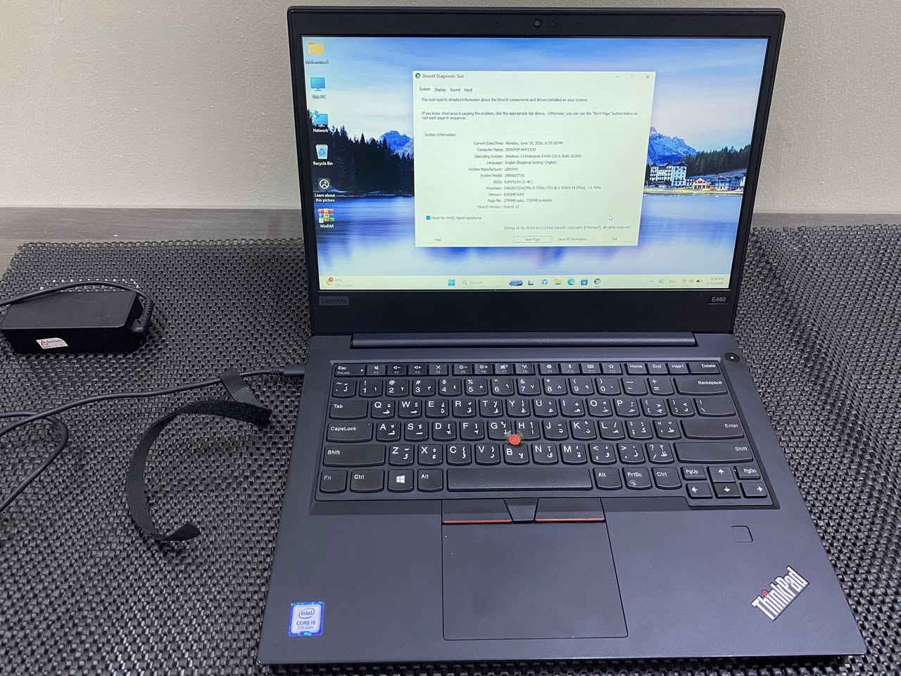 السلام عليكم 
لابتوب للبيع نوع لينوفو core i5 Thinkpad الجيل السابع 
هارد ssd 256
رام 8g
شاحنه اصلية 
اللابتوب نظيفة جدا استخدام شخصي 
السعر ٢٢٥ الف 
*********** واتس اب
