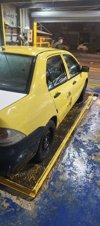 لانسر للبيع السعر 55  07829672355