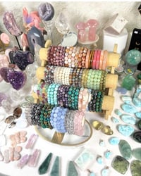 أحجار طبيعية • أكثر من ٥٠ نوع • توصيل