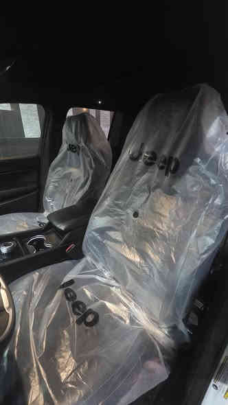 جيب لاريدو 5 راكب موديل 2024 أمريكي 

السعر 35.000 الف دولار وبيه مجال 
مرقم بغداد بسمي 

العنوان بغداد البلديات مقابل الامن العامه حي التجار 
رقم الاتصال ***********
          الحادث 
 تبديل بنيد وصبغ 
جاملغ امامي يمين صبغ شبر
جاملغ خلفي يمين صبغ شبر
الشواصي والغود والارباك كفالة عامة 
________________________________________________
المواصفات 
فتحة سقف
ردار امامي 
حساسات خلفية 
نقطة عمياء 
مثبت سرعة 
تحذير خروج عن المسار 
صندوك كهرباء 
تشغيل عن بعد 
بصمة ابواب 
تدفئة ستيرن 
تدفئة كشنات 
شفتات ستيرن 
ماشية 16 الف ميل اجت ماشية 15792 الف ميل
________________________________________________

السعر 35.000 الف دولار وبيه مجال 
مرقم بغداد بسمي 

العنوان بغداد البلديات مقابل الامن العامه حي التجار 
رقم الاتصال ***********
