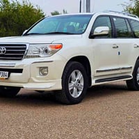 البيع لاند كروز موديل 3013 بريم اصلي الرقم 07724443311