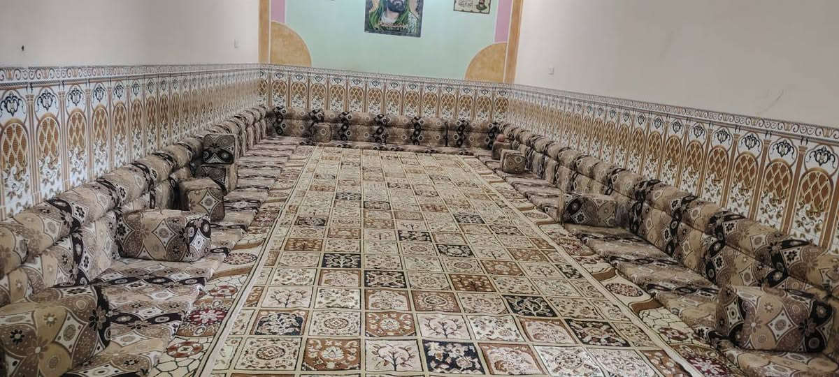 السلام عليكم بيت طابو صرف للبيع ناحيه الفظليه المساحه 320 متر طابقين ركن بناء حديث يتكون الطابق الاول من غرفتين وصاله ومطبخ وصحيات داخليه وخارجيه واستقبال ولطابق الثاني يتكون من غرفتين وصاله ومطبخ وصحيات الموقع بداية شارع المحطه قرب محلات ابو سيف للستفسار ***********. ❤️ نستقبل كافة العروض داخل الفظليه وطرافها🥰
