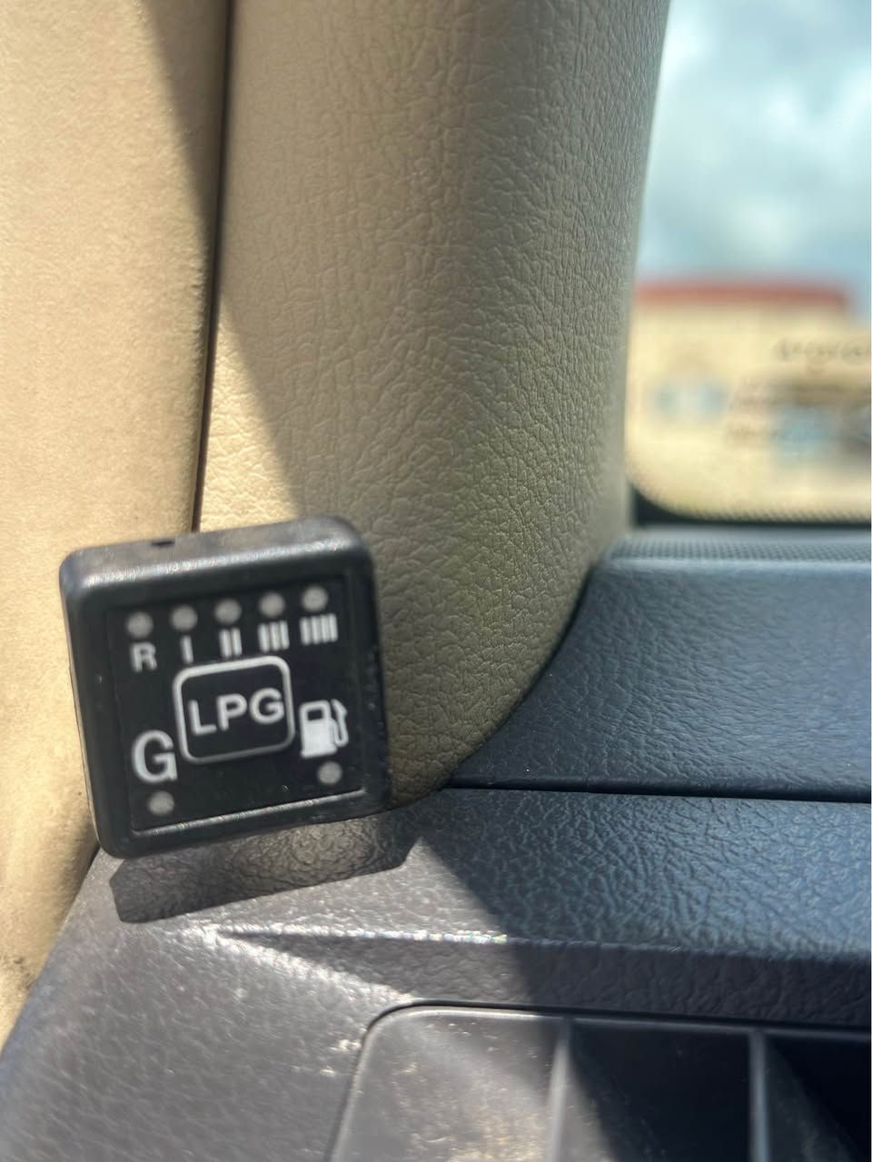 برادو 2014  TXL شریكە
4 پستن
سیستەم غاز تانك 80 لیتر
138,000 km
سلاجە , شاشە ئـایباد 
ویل كروم 
ھەمی تشت شەرت وەزع شەریكە  بێ تەپڕەپ و بێ مشكیلە و گێر و مەكینە و اكسل و دەبل و كارەبای ھەمی تشت شەرت 
ئـێك تەعدیل بچیك تێدایە و دەعامی بۆ دەعامی شەرت

سعر 273 و پچەك مجال
0750-899-46-27 
دھوك سميل, دهوك
