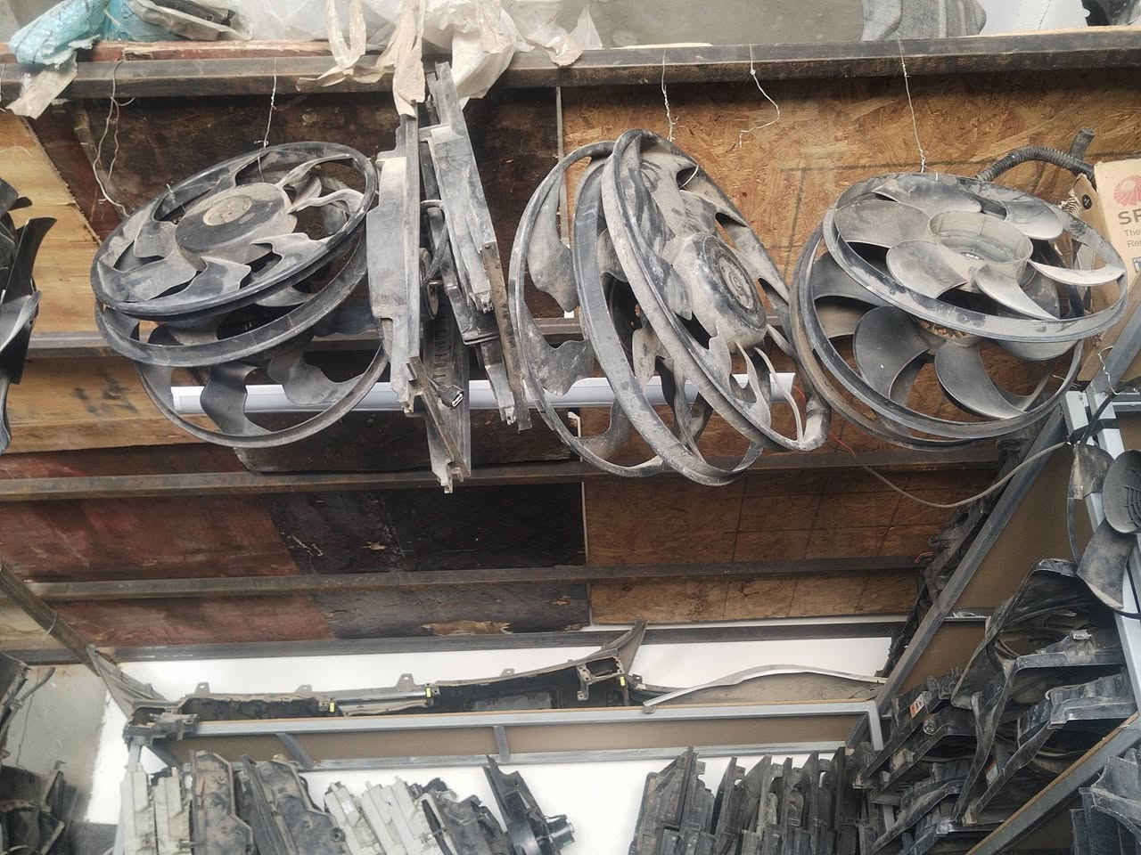 سلام عليكم يتوفر جميع انواع البنكات والداينموات والسلفات حديث وقديم وبسعار مناسبه وكله مال حاويه وعل فحص عنوان صلاح الدين سامراء الحي الصناعي يتوفر توصيل جميع المحافظات رقم الهاتف ***********
