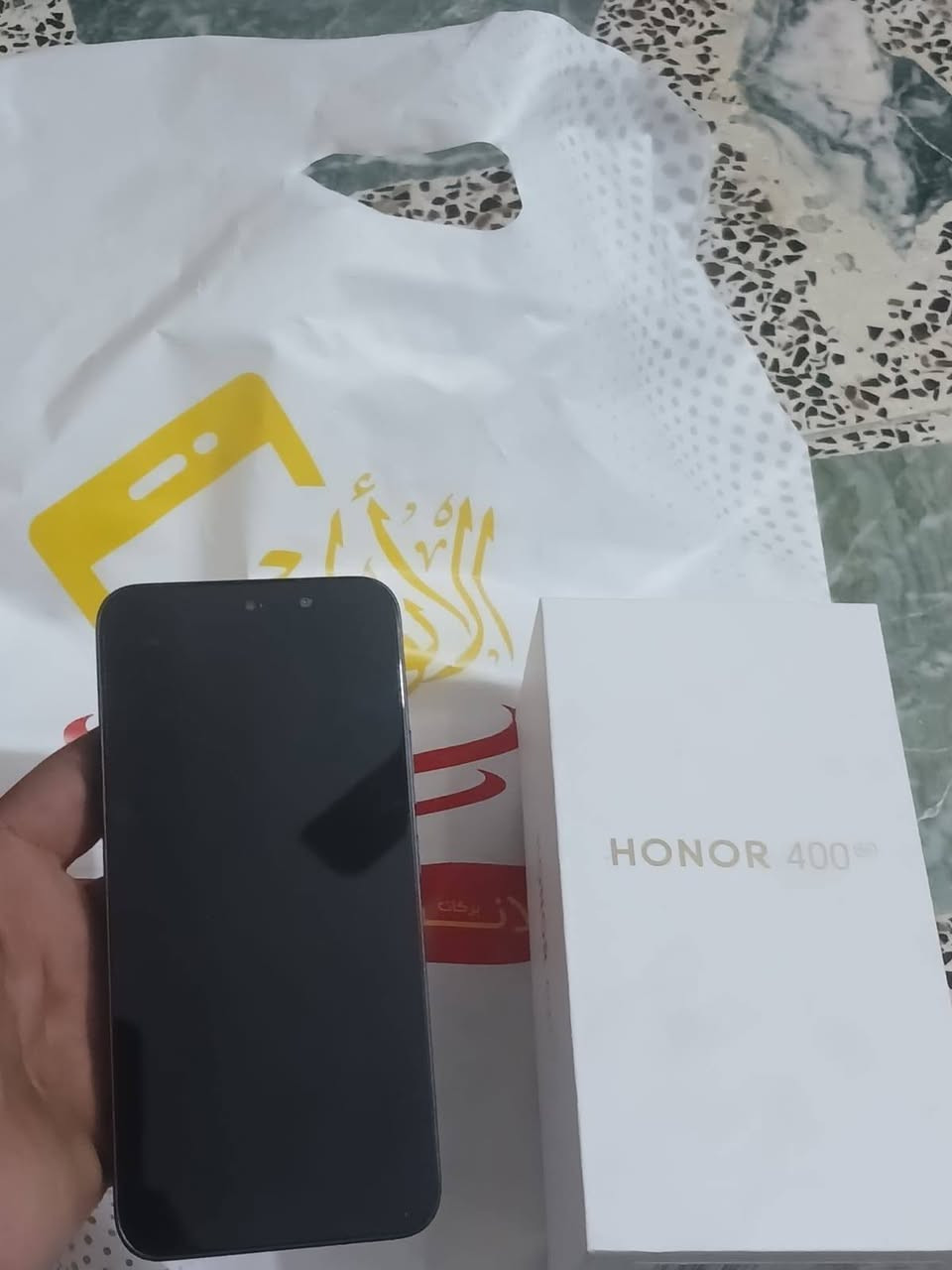هونر 400   ذاكره 512   عشوائيه 12 مبايل جديد صارله يومين شتريته  سعر 450   خابر وتدلل ***********
