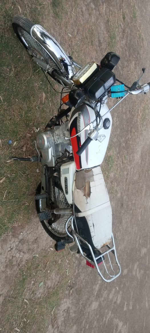 السلام عليكم دراجه تايجر للبيع 20 اوراق صولي مكاني سيطره الاثار السعر 380 رقم الهاتف ***********
