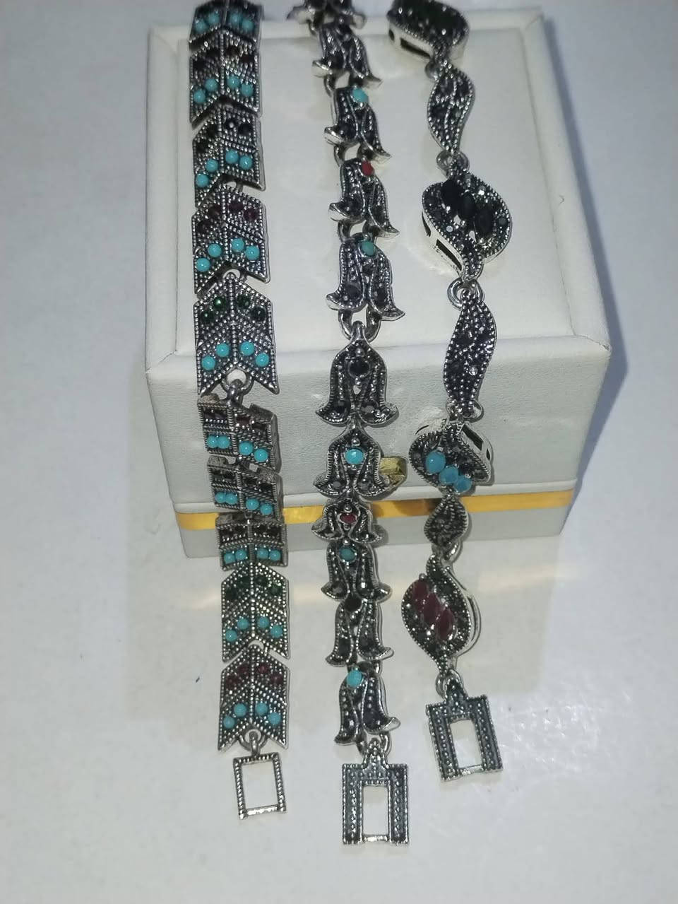 فضه إسترليني يعني مطلي بماء الفضه ماركه اوربيه


**إذا كنت صاحب هذا الإعلان وتريد حذفه لأي سبب، رجاءا أرسل رسالة إلى الدعم الفني**