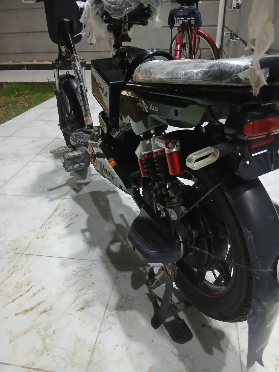 السلام عليكم بايسكل للبيع 4بطاريات نظيف المكان ديالى المقداديه الاتصال على الرقم ***********
