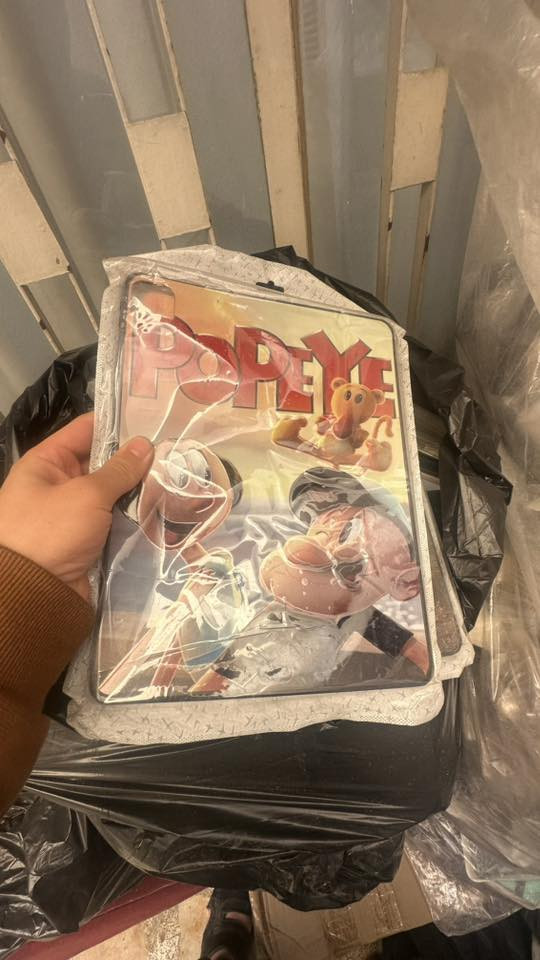 السلام عليكم عندي 2000 كفر موبايلات ايفون وايبادات وكلشي غلافات ايربود تقريبا 150 جديد كلو وايرات اجهزه تعزيلا مال محل شلع كلهم 150 الف عنوان موصل مستعجل على بيعتهم ‭٠٧٧٦ ٩٥٣ ٥٠٤١‬
