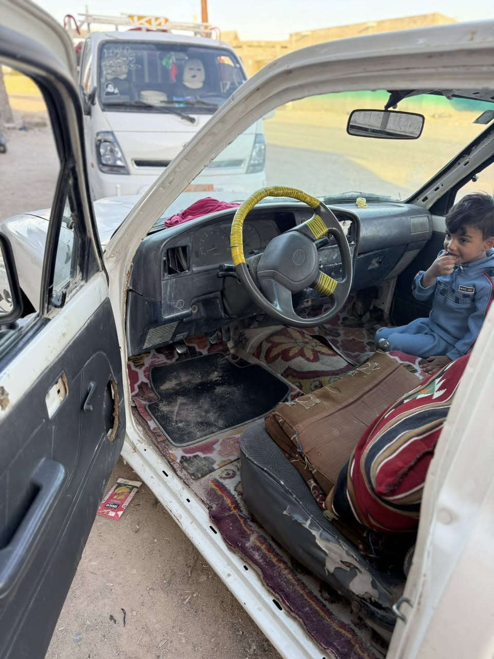 السلام عليكم سيارة بيكم موديل 1989سعر 70وبيه مجال رقم دولي مميز سياره بسمي تحويل ثاني يوم المكان البصره الزبير 
***********
