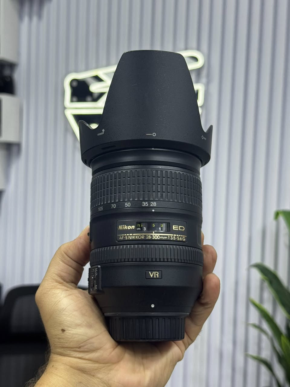 #daste_dw_مستعمل
——————————-
#nikon lens 28-300mm f3.5-5.6 G
Clean 95%


**إذا كنت صاحب هذا الإعلان وتريد حذفه لأي سبب، رجاءا أرسل رسالة إلى الدعم الفني**