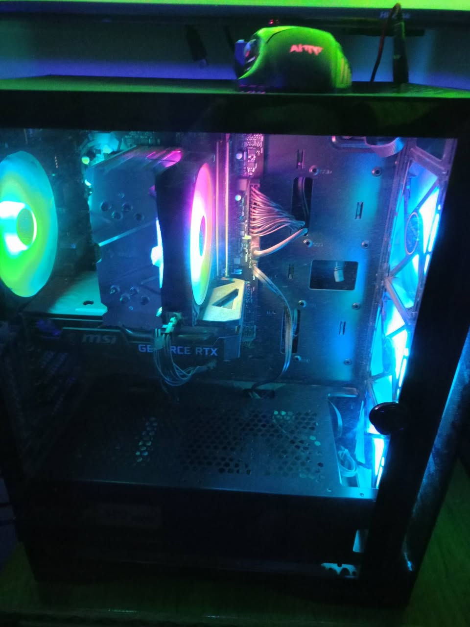السلام عليكم تجميعة للبيع المواصفات
I5 10400F 
RAM 16 2666 
M.B Asus  
RTX 3050 8G MSI 
M.2 256G -HDD 1T 
CPU FAN RGB
P.S650w
CASE 4 FAN  
السعر 650 الف 
العنوان الشعب 
الشراي يتصل عل رقم
***********
