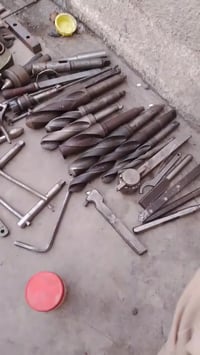 اقلام وكترات وبراين ومفكات وغراض متنوعة مال تورنة إصليات  للبيع  07707...