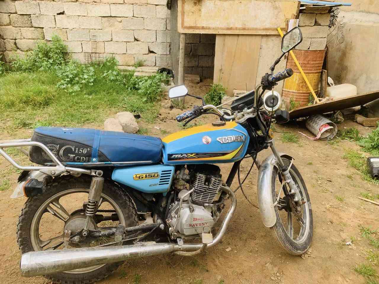 السلام عليكم دراجه سيفان  موديل ٢٠محدث ٢٢ نشاط وشلعه ومعدل فول وتراي وين مايعجبك مفتوح السعر ٣٥٠ وبي مجال .مكاني بيجي ***********
